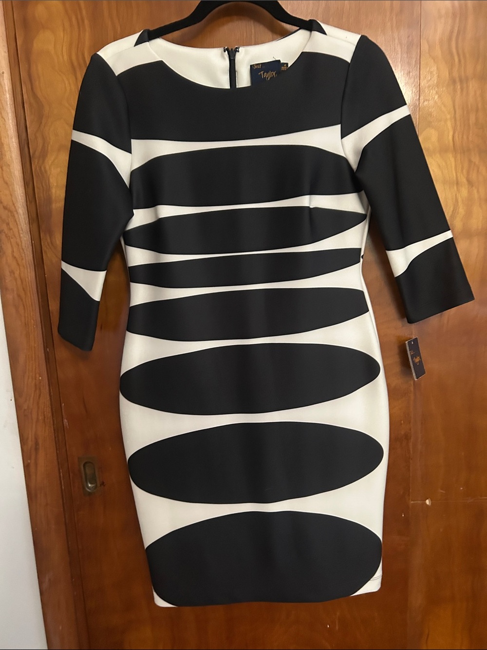 Taylor Black and White Graphic Midi Sheath Dress